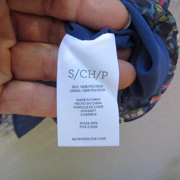 Beautiful CAbi keyhole blouse - Picture 3 of 5